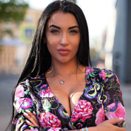Изуродованная Вика Берникова подаёт в суд на косметолога