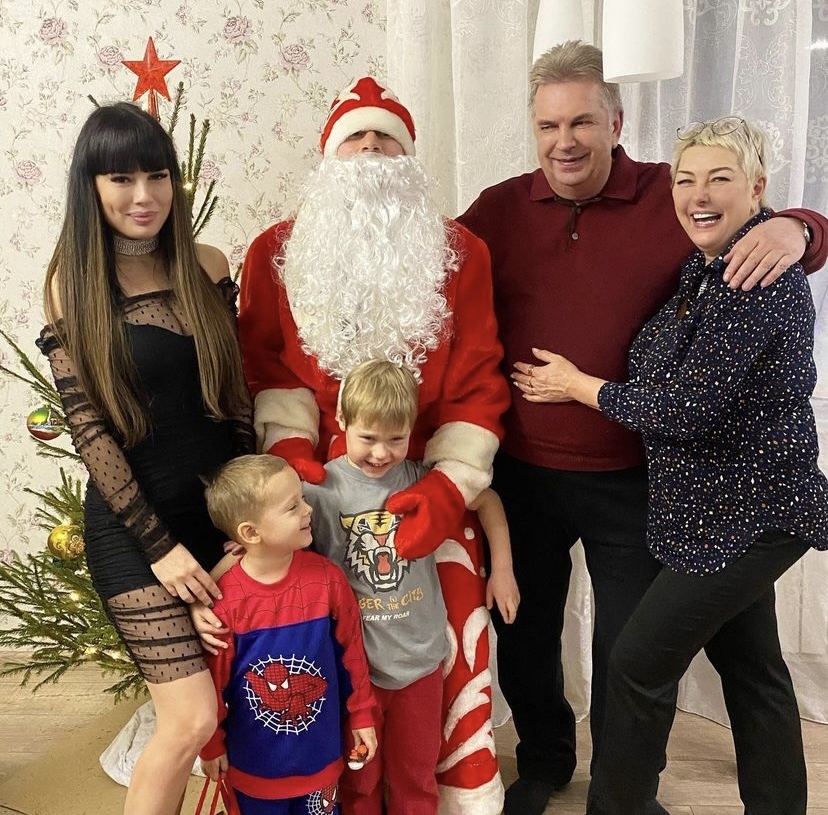 Нелли Ермолаева отметила Новый год с семьей в Самаре