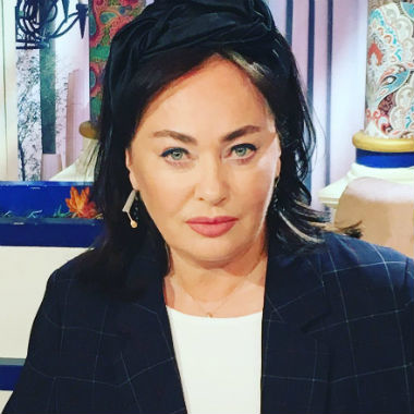 Мен апамның аяғын жаладым