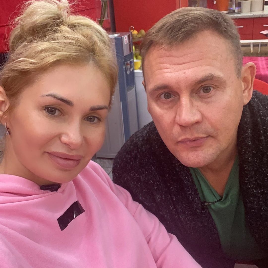 Степан меньщиков с женой фото