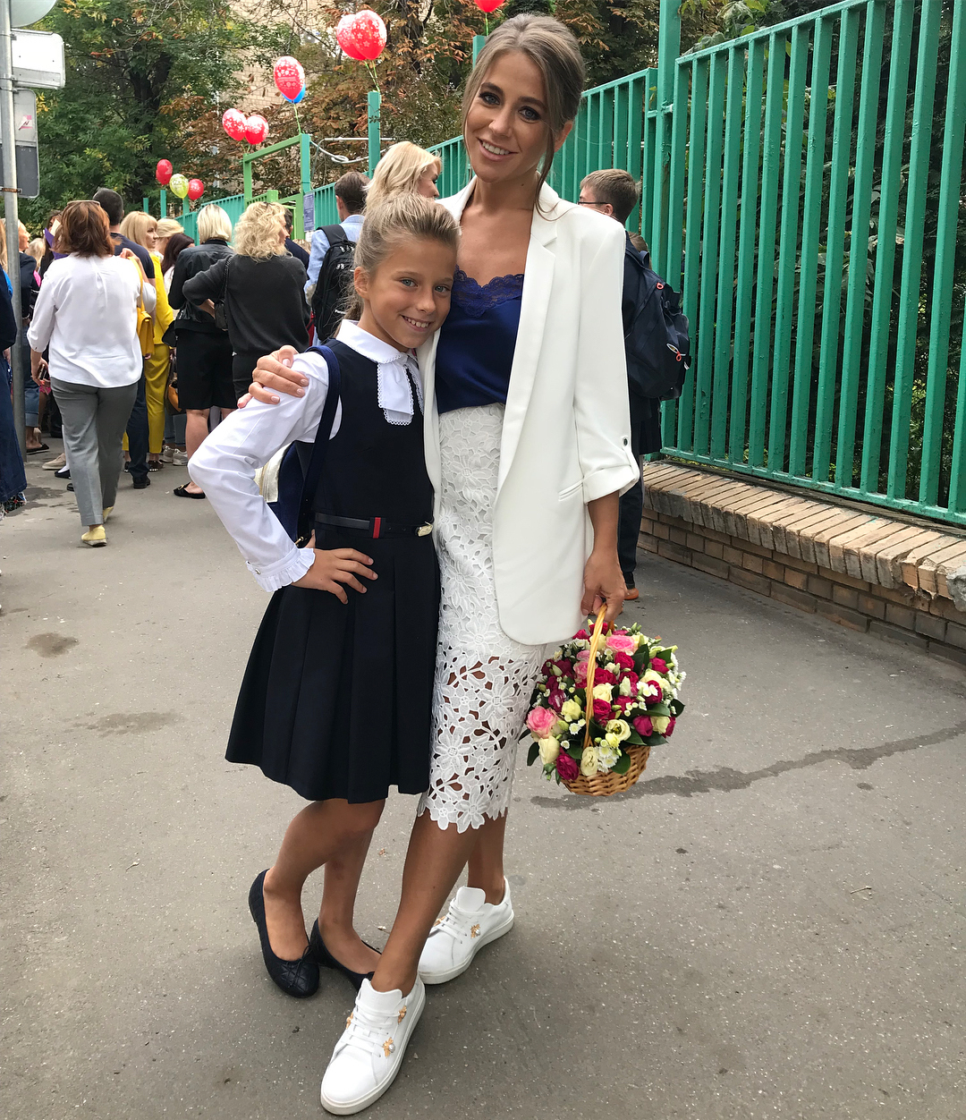 Дочка пошла в школу. Дочь Юлии Барановской 1 сентября.
