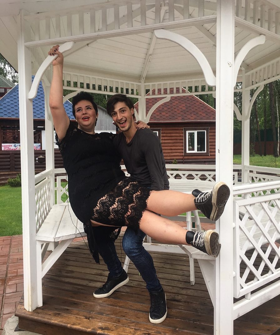 Девушка иосифа. Девушка иосифа. Иосиф оганесян и саша. Иосиф оганесян инстаграм. Иосиф оганесян дом 2.