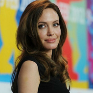Анджелина Джоли позвала британского миллионера под венец