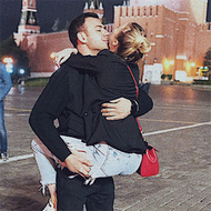Блюменкранц и его новая девушка устроили интим на Красной площади