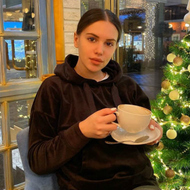 Артёмова оправдалась за роковой образ на семейной фотосессии