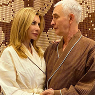 Ирина Агибалова с мужем устроили любовные игры на публике