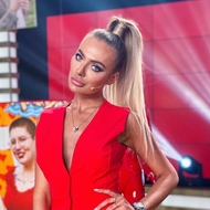 Юлия Жукова рекомендует: топ-9 зарубежных сериалов 2020-го