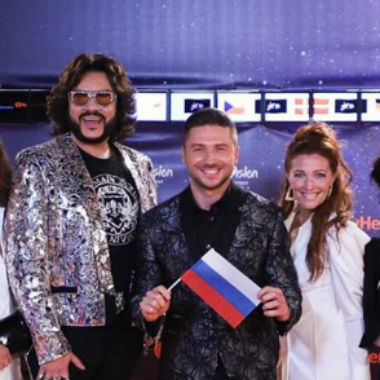 Андрогин в свадебном платье и БДСМ-группа: чем запомнилось открытие «Евровидения-2019» 