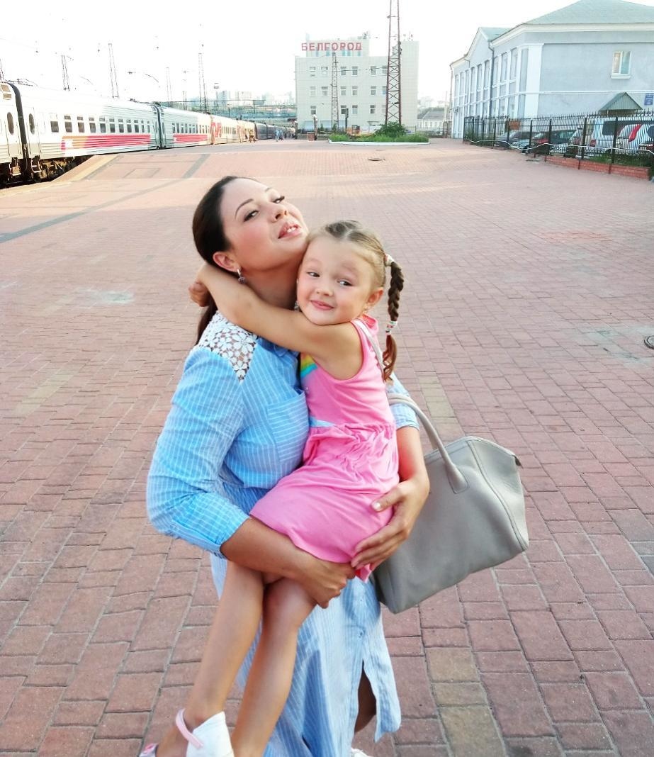 Инна всячески оберегает четырехлетнюю дочь ​Фото: «Инстаграм» 
