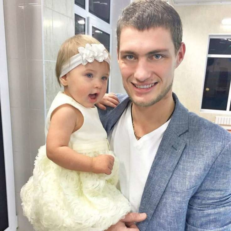 Саша Задойнов редко видится с дочерью Фото: Соцсети 