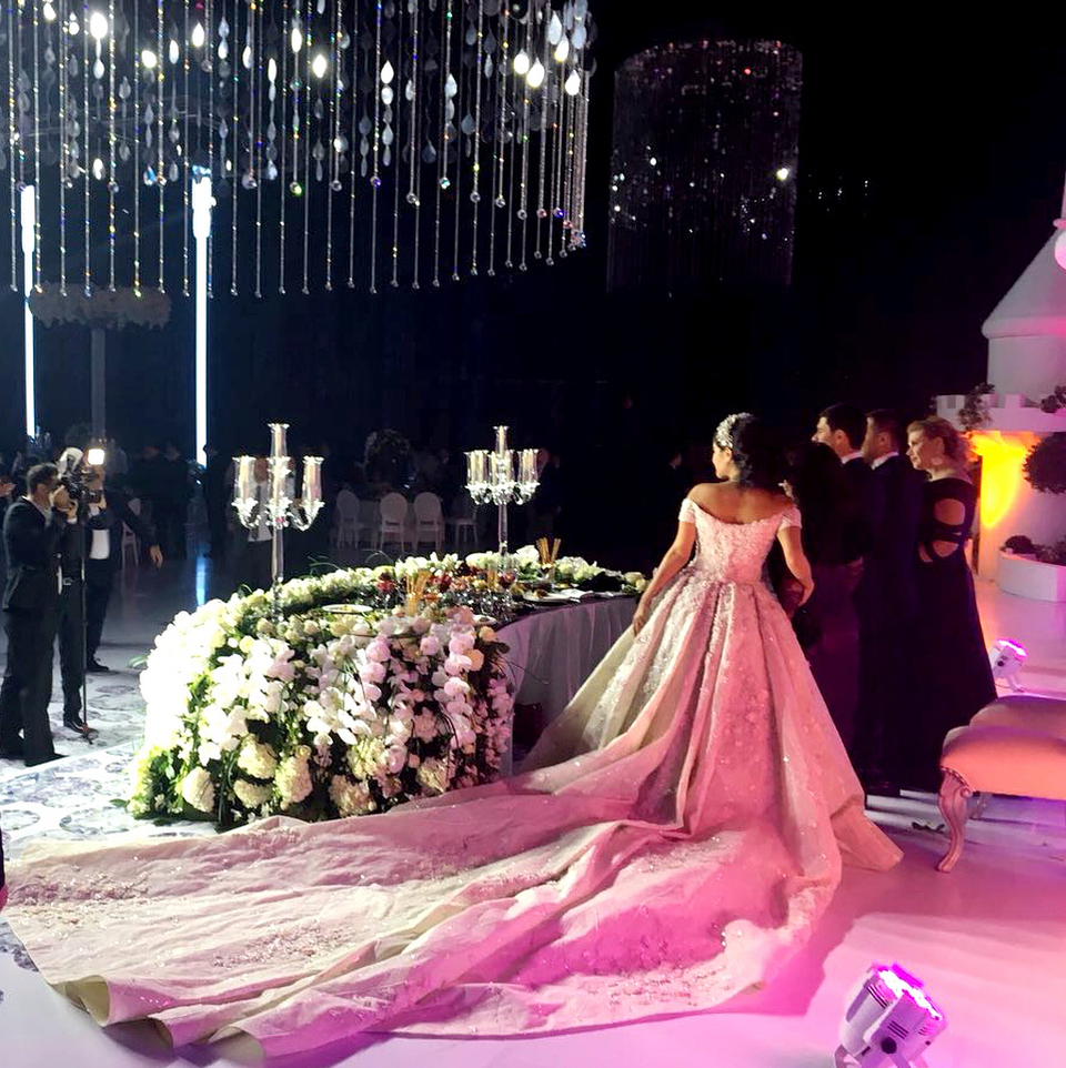 За все торжество невеста сменила несколько образов ​Фото: «Инстаграм» 