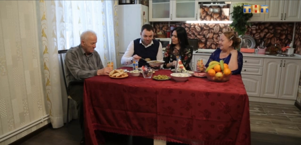 Родители Саши Гобозова мечтают жить вместе с Катей Зиновьевой ​Фото: Кадр программы 