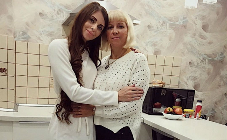 Оля Рапунцель с мамой Татьяной Владимировной Фото: Соцсети 