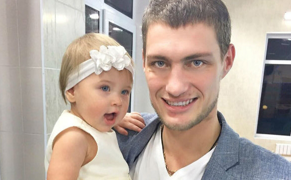 Александр Задойнов с дочкой Сашей ​Фото: «Инстаграм»  