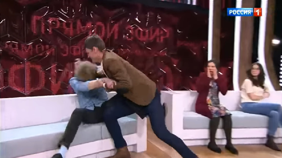 За Лисовскую вступился ее друг и с кулаками кинулся на Соломенцева Фото: Кадр прогаммы 