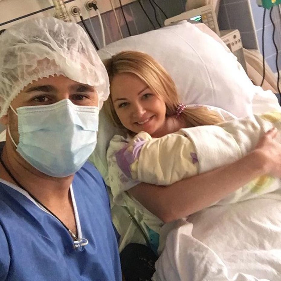 Сергей и Дарья Пынзарь сразу после рождения сына Давида ​Фото: «Инстаграм»  