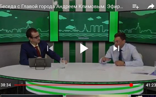 Денис Ковалев интервьюирует градоначальника ​Фото: «Инстаграм»  