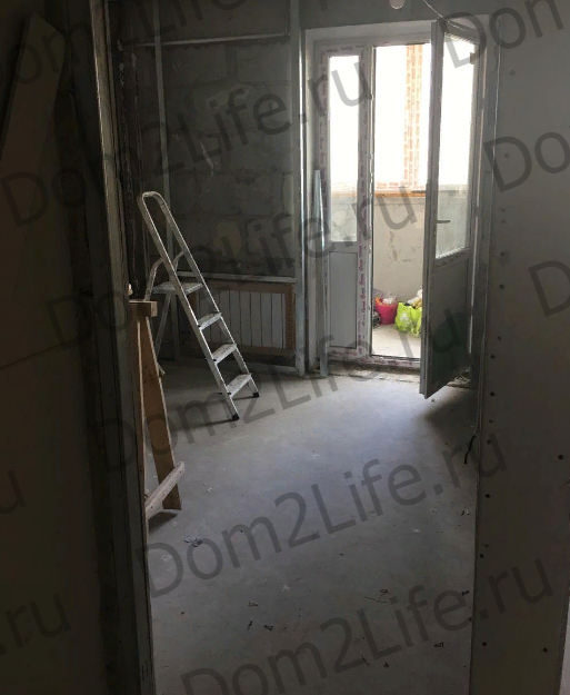 Экс-участник «ДОМа-2» делает ремонт в новом жилье. 