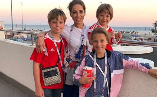 Юлия Барановская одна воспитывает троих детей ​Фото: «Инстаграм»  