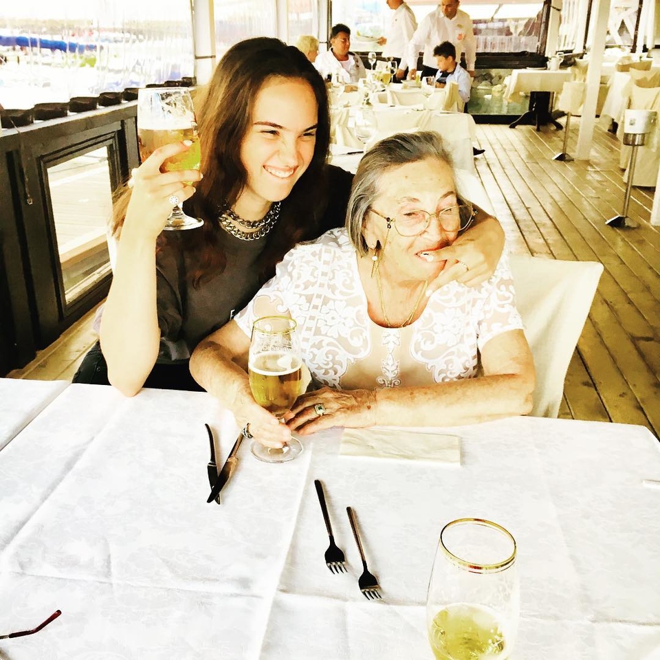 Альбина Андреевна вместе с внучкой Олей Фото: «Инстаграм»