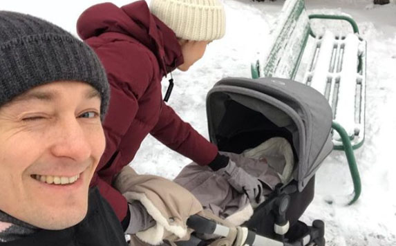 Сергей Безруков и Анна Матисон впервые вышли на прогулку с новорождённым сыном ​Фото: «Инстаграм»  
