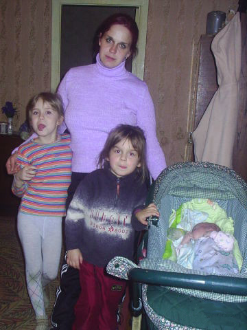 Милена (слева) с мамой, сестрой и братом Фото: Личный архив 