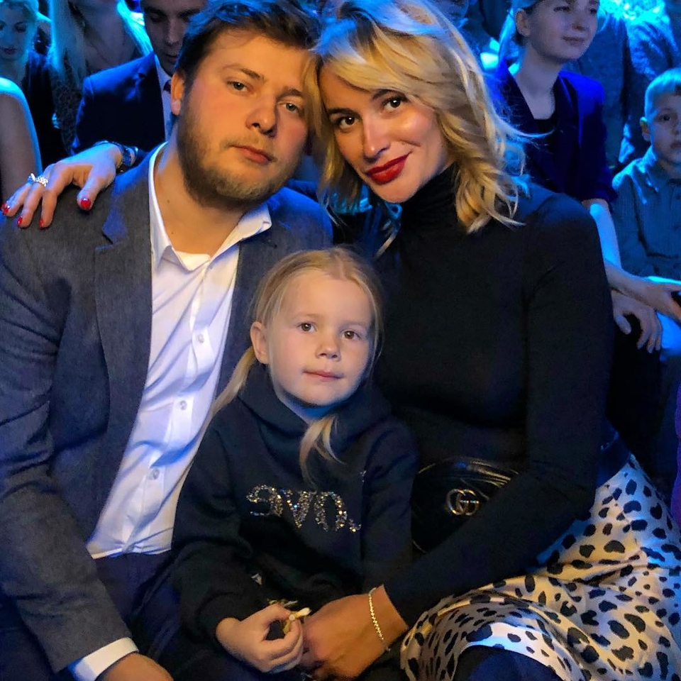 Елена Бушина с мужем Дмитрием и дочкой Лаурой ​Фото: «Инстаграм»  