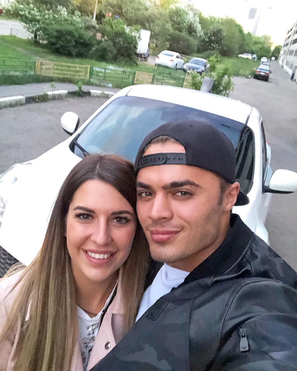 Лёша поддерживает Майю в покупке автомобиля мечты ​Фото: «Инстаграм» 