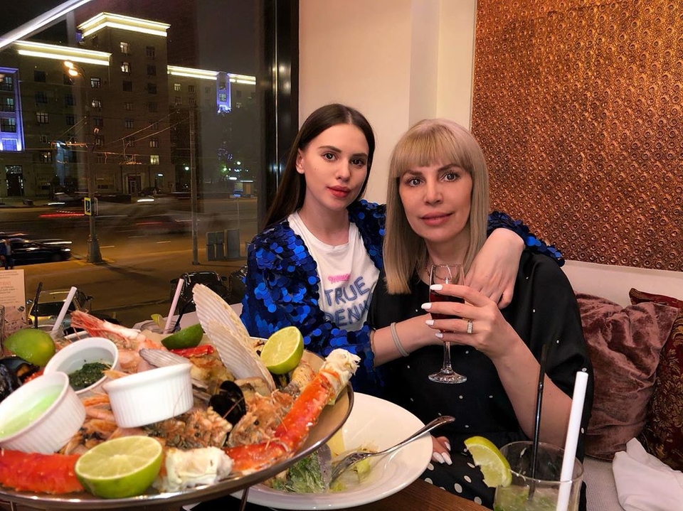 Саша Артёмова поздравила маму с днём рождения ​Фото: «Инстаграм»  