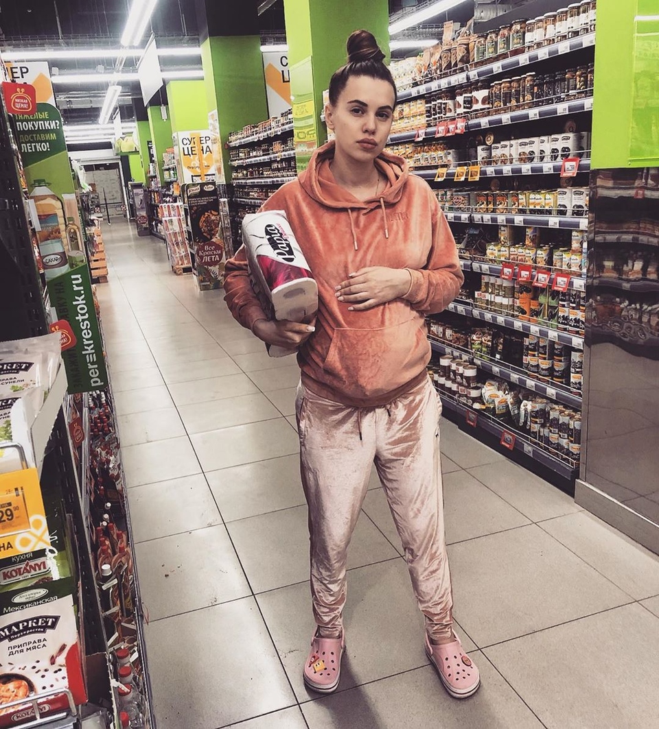 Артёмова ходит в магазины по ночам, когда там почти нет людей, которые её нервируют ​Фото: «Инстаграм»  