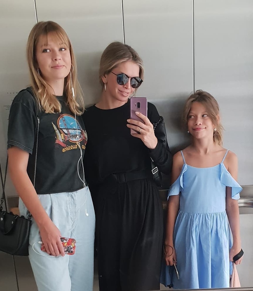 Вера Брежнева воспитывает двух дочерей&nbsp; ​Фото: «Инстаграм» 