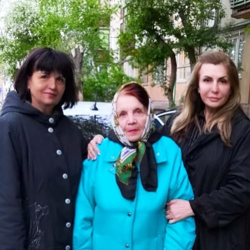 Ирина Агибалова с мамой и сестрой. Май 2018 года ​Фото: «Инстаграм»  