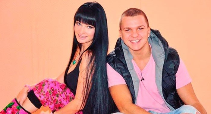 Dom2Life.ru собрал архивные снимки экс-участника. 