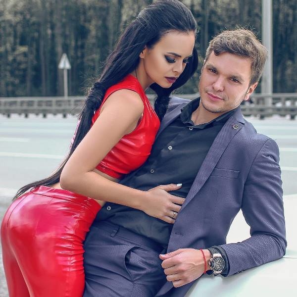 Dom2Life.ru собрал архивные снимки экс-участника. 