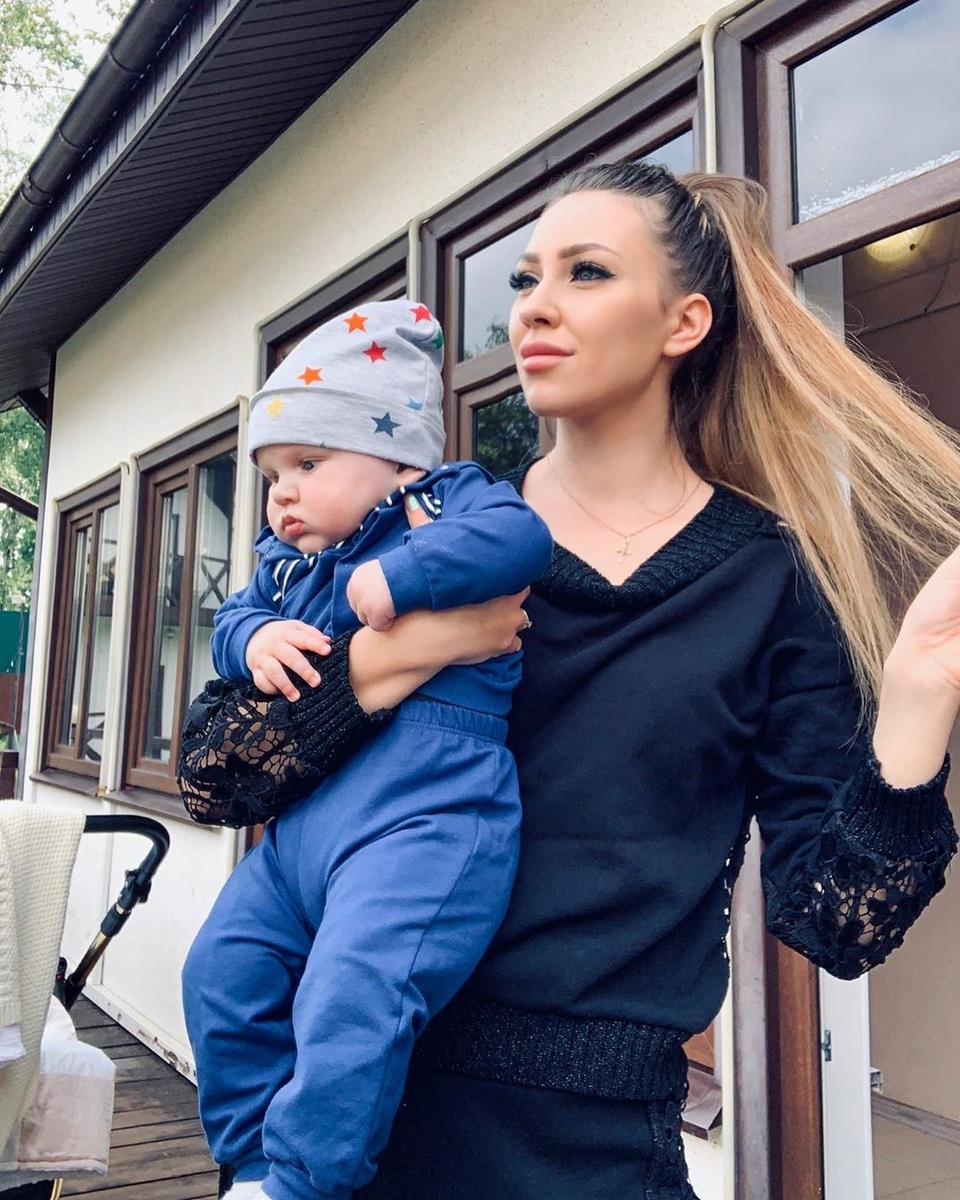 Сейчас Алёна старается быть хорошей мамой для Богдана, которому скоро полгода ​Фото: «Инстаграм»  