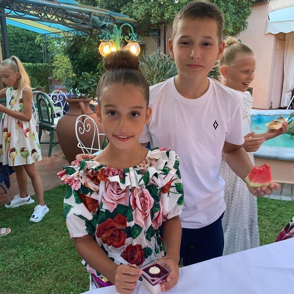 Дочка Ксении Бородиной Маруся с сыном Курбана Омарова Омара Фото: «Инстаграм»  