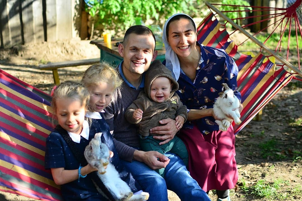 Семья Маши Круглыхиной — муж, сын и две дочери ​Фото: «Инстаграм»  