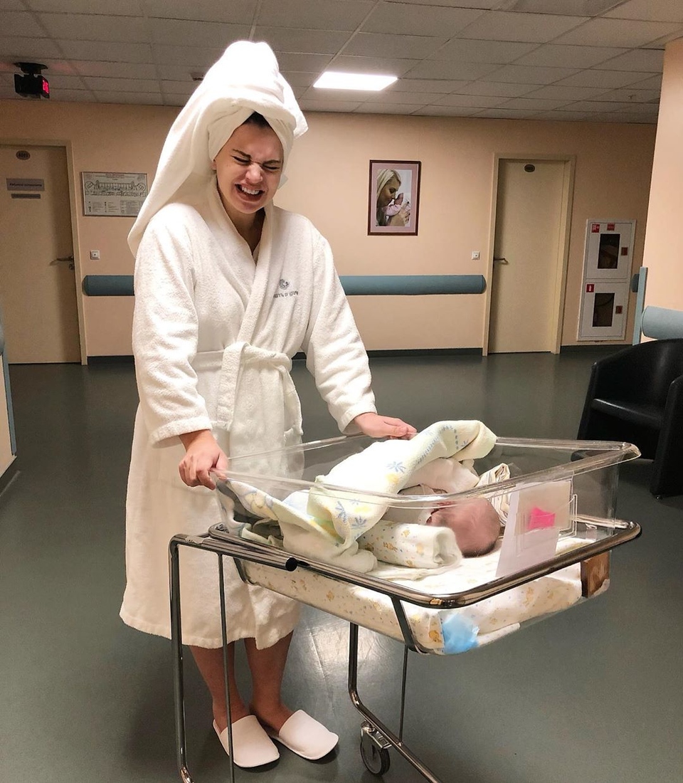 В первые дни после родов Саше было тяжело и эмоционально, и физически ​Фото: «Инстаграм»  