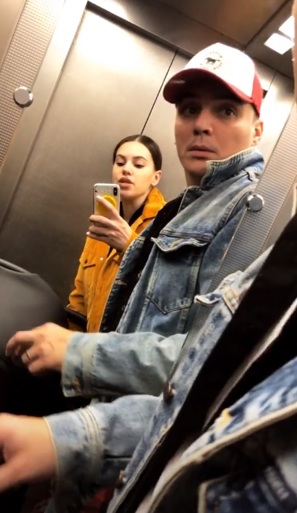 Саша предпочитает ездить в лифтах без посторонних ​Фото: «Инстаграм» 