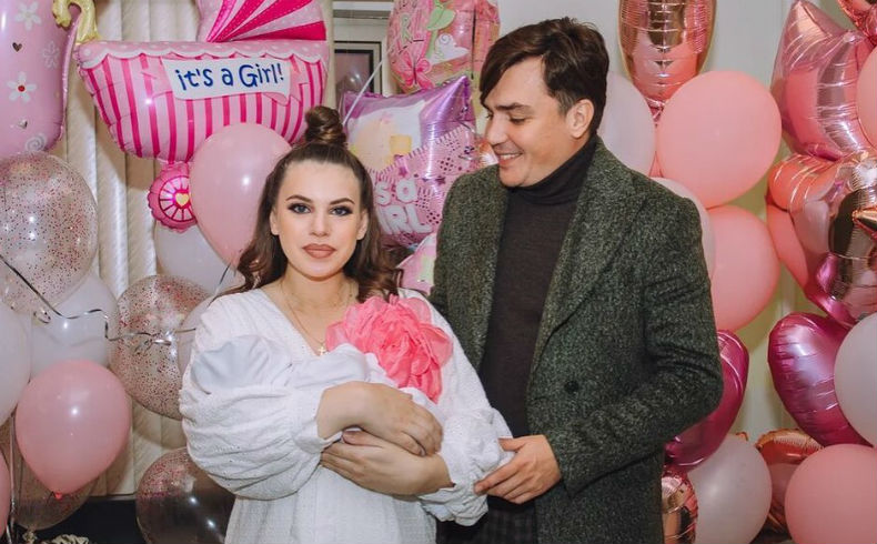 Саша Артёмова и Женя Кузин с дочерью ​Фото: «Инстаграм» 
