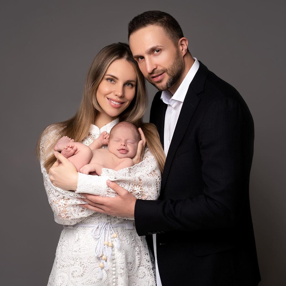Антонина и Василий Тодерика с сыном Леоном Фото: «Инстаграм»  