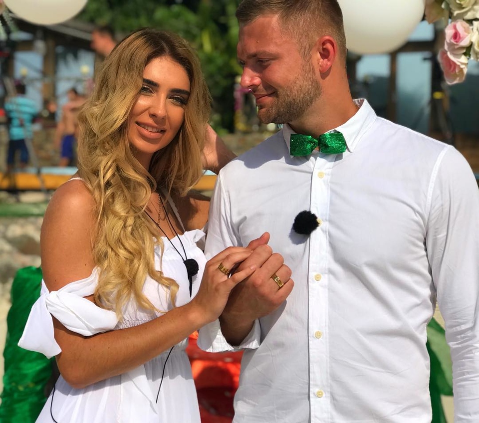 Таня Мусульбес и Витя Литвинов на своей Сейшельской свадьбе. Январь 2018 года ​Фото: «Инстаграм»  
