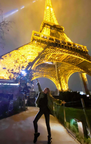 Даша ликовала: она впервые в столице Франции ​Фото: «Инстаграм»  