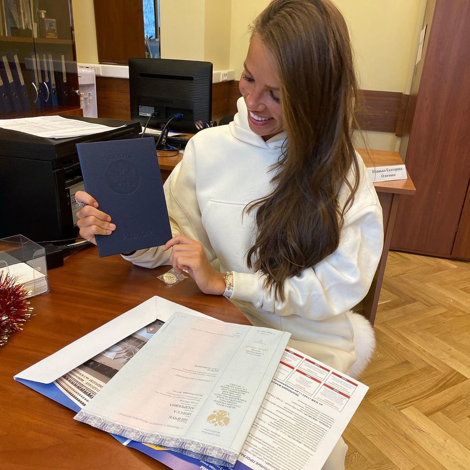 Инесса получила диплом ​Фото: «Инстаграм» 