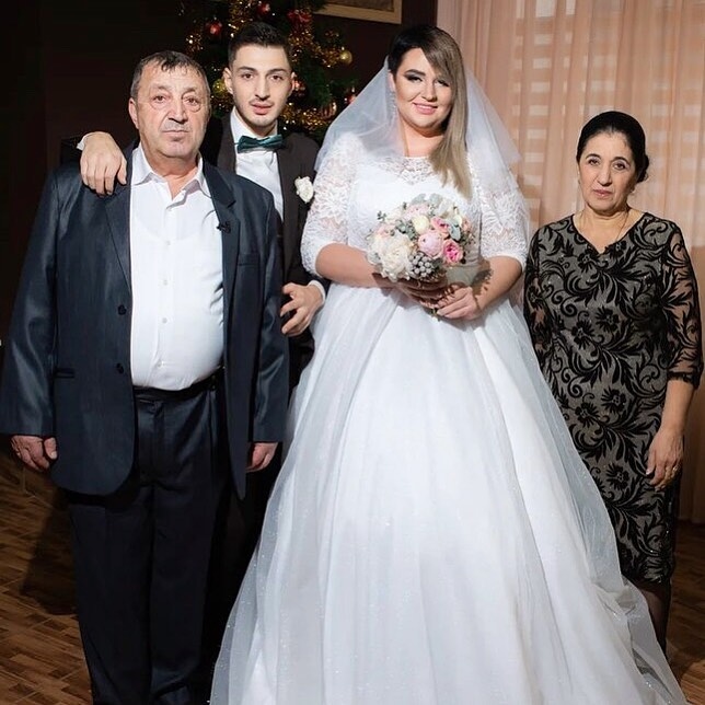Родители отговаривали Оганесяна жениться на Черно ​Фото: «Инстаграм» 