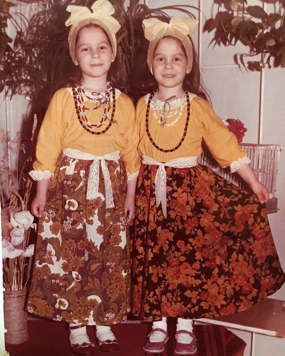 Сёстры Колисниченко блистали на утренниках в нарядах, сшитых мамой ​Фото: «Инстаграм» 