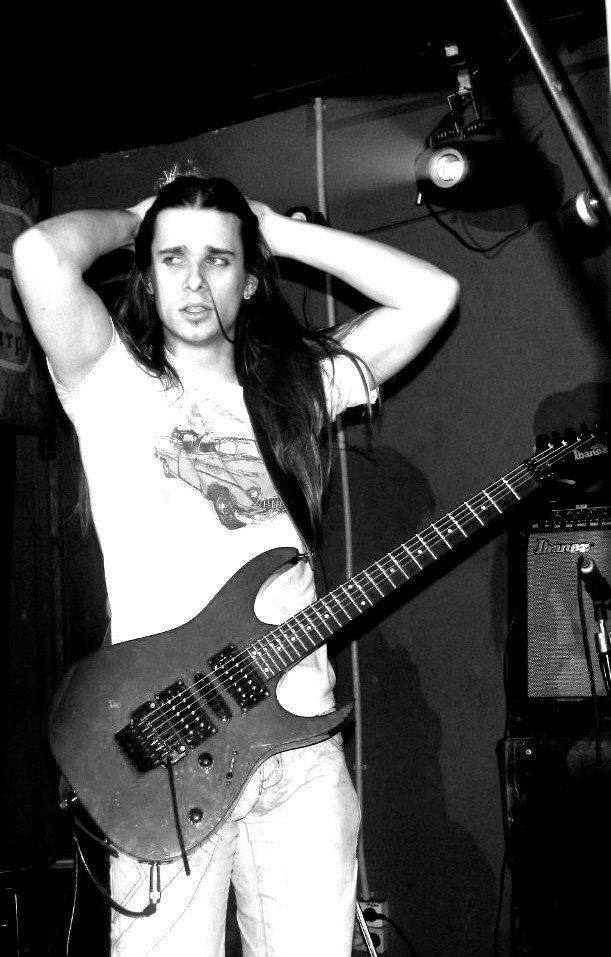 Участник «ДОМа-2» отмечает день рождения. 