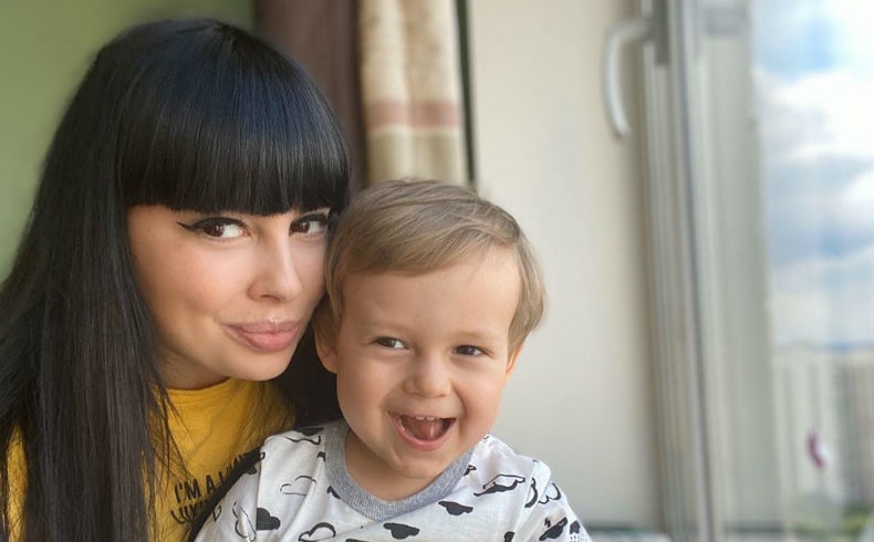 Нелли Ермолаева с сыном Мироном ​Фото: «Инстаграм» 