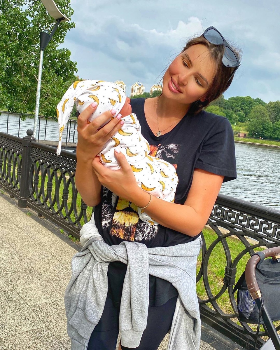 Суханова рассказала о&nbsp;первых днях после родов Фото: «Инстаграм» 